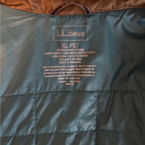 L.L. Bean Lightweight Permaloft Packaway Puffer Jacket in Olive & Teal XL Petite - Picture 4 of 6